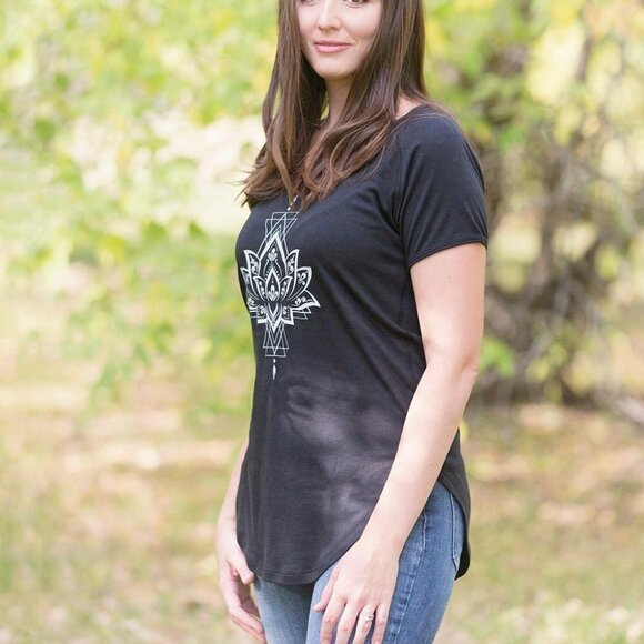 LOTUS Tee - tencel and organic cotton top - Picture 5 of 9